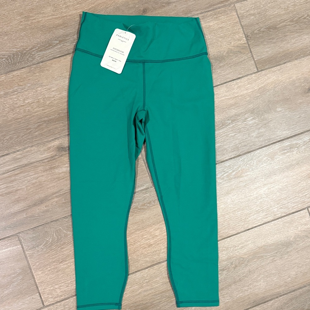 Cropped Green Leggings